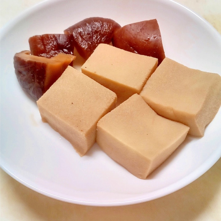 高野豆腐とどんこ椎茸の煮物